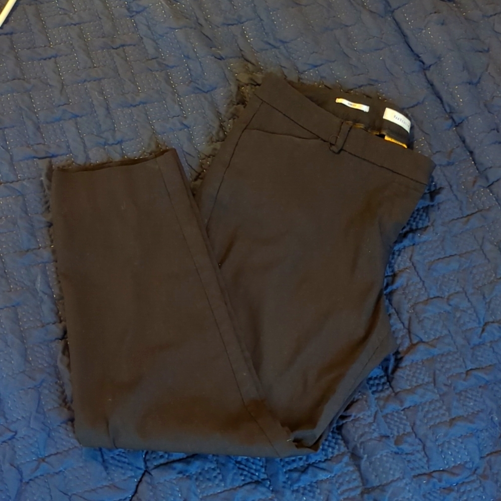 ⭐5/$25-Slim Fit Cropped Pants